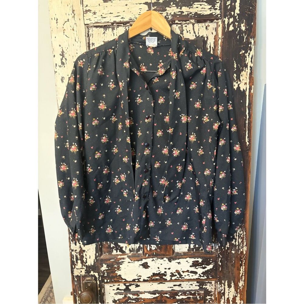 Terry Chicago Vintage Floral Button-Up tie Blouse Women’s Size Large. Made in 🇺🇸